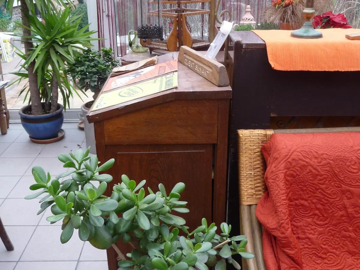 Au Troubadour Bed & Breakfast Lille