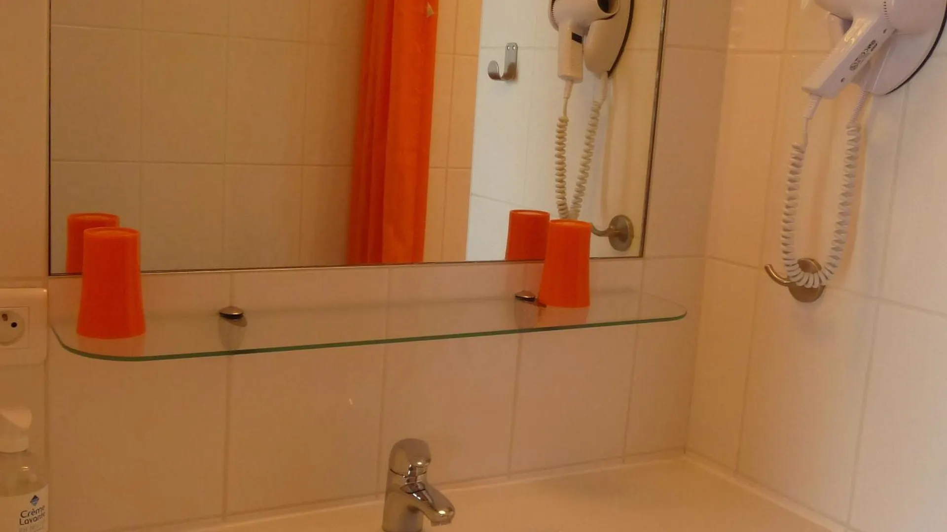 Au Troubadour Bed & Breakfast Lille